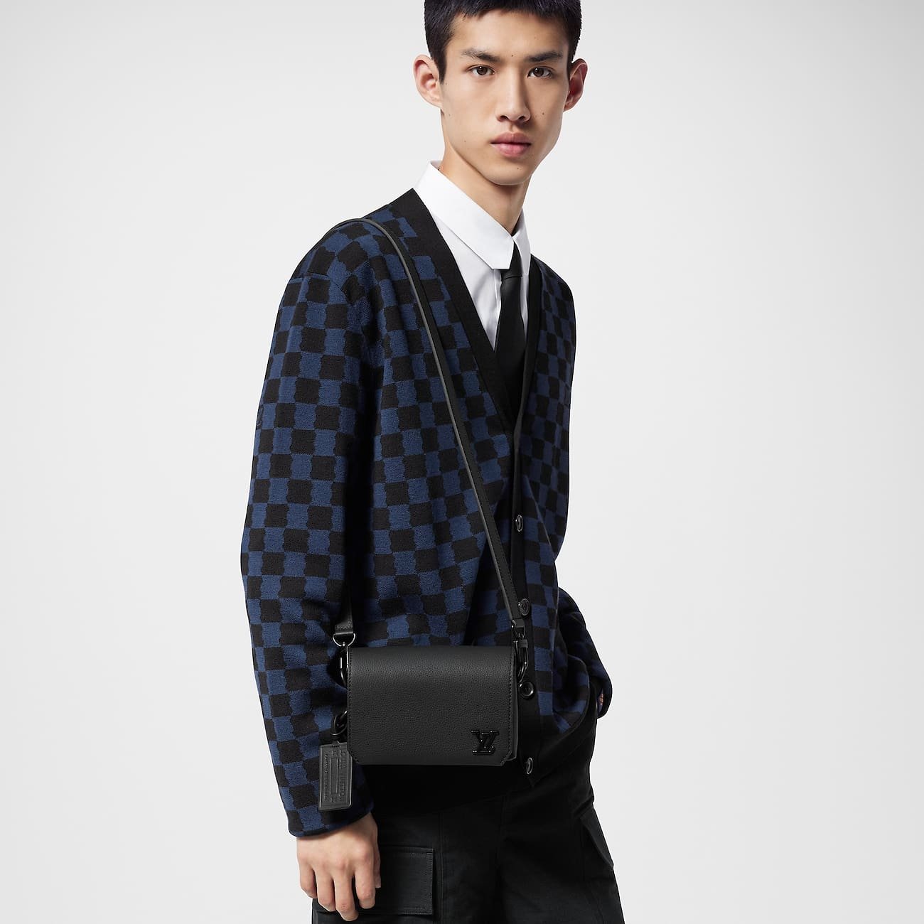Louis Vuitton M82085 Fastline Wearable Wallet