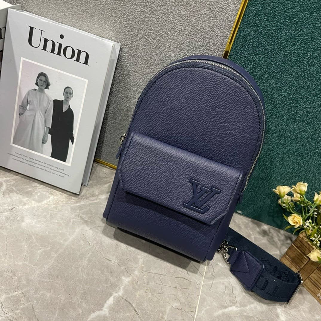 Louis Vuitton M11601 Pilot Slingbag