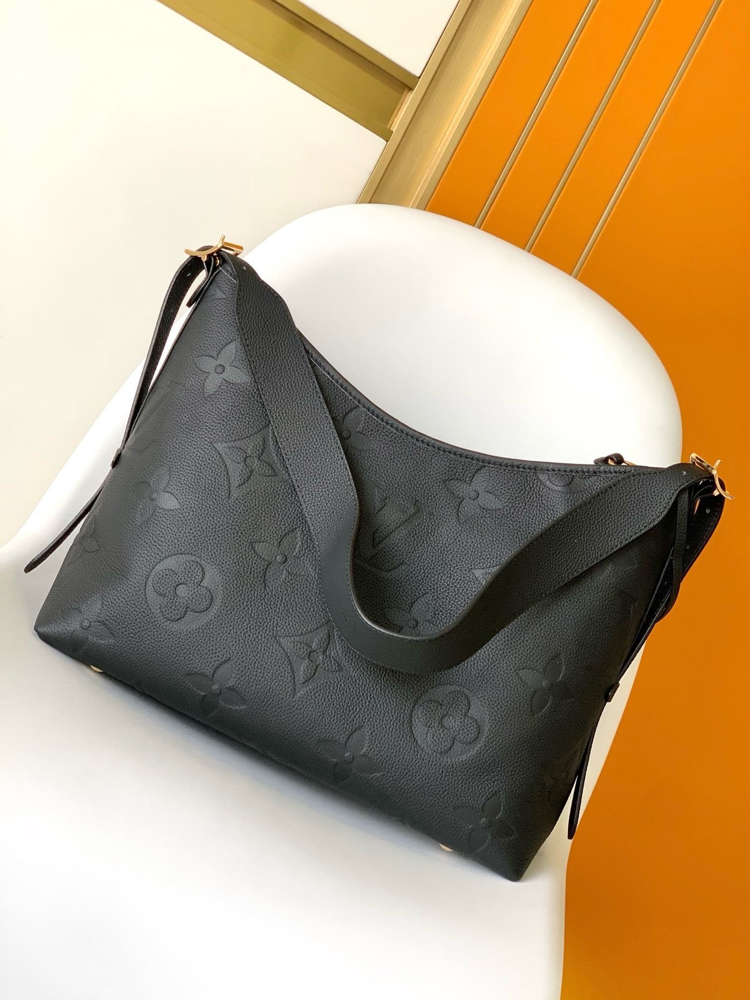 Louis Vuitton M46289 CarryAll MM