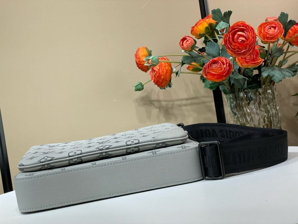 Louis Vuitton M46603 Trio Messenger
