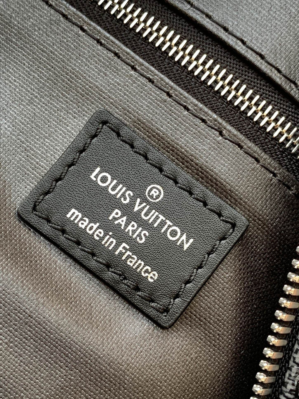 Louis Vuitton N40127 DOPP toiletry bag