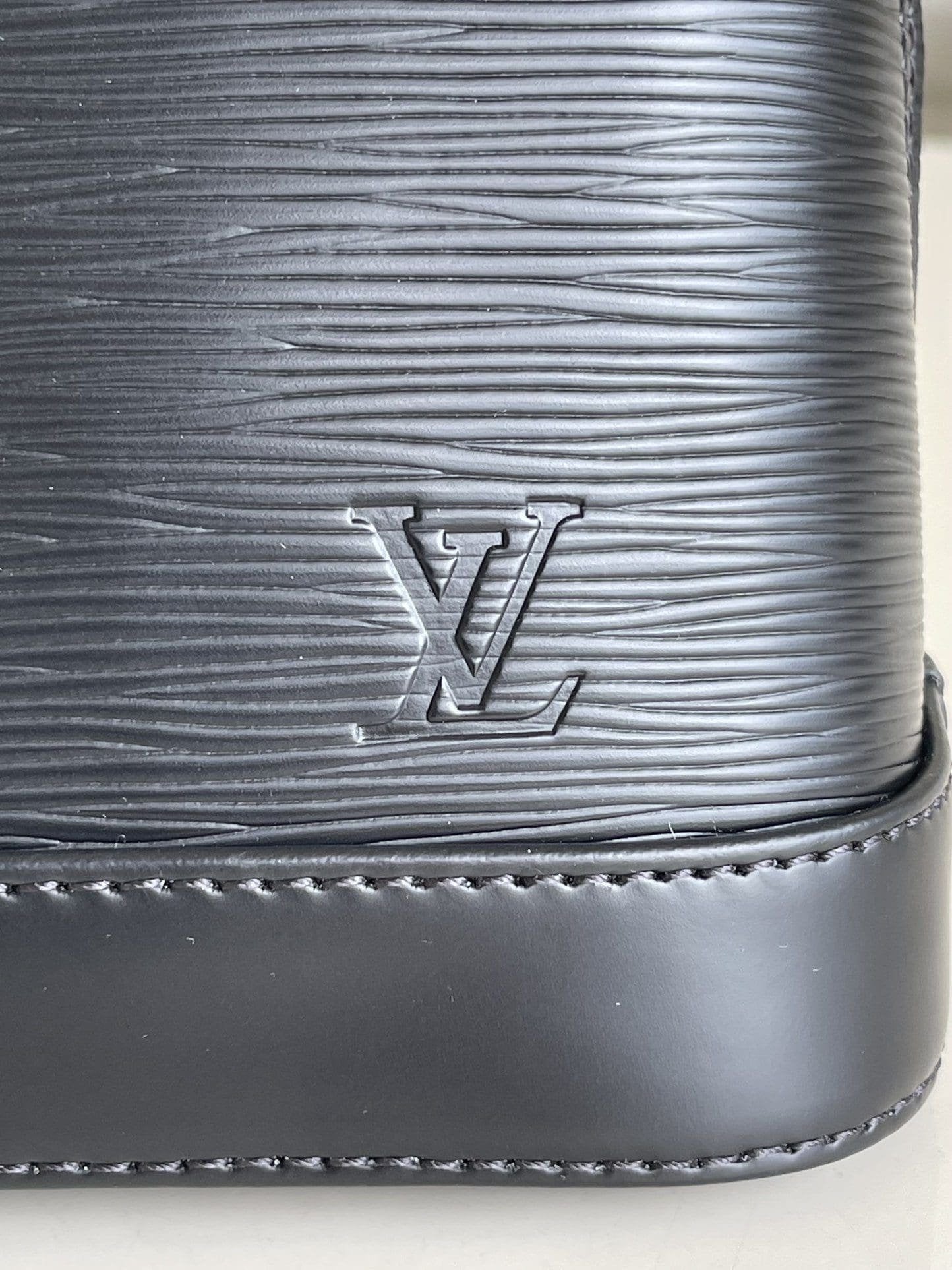 Louis Vuitton M40302 Alma PM