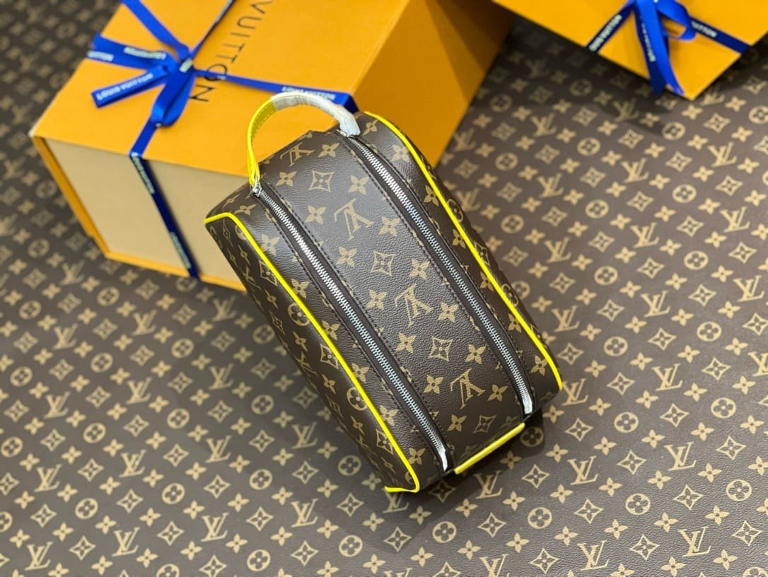 Louis Vuitton M46764 DOPP KIT toiletry bag
