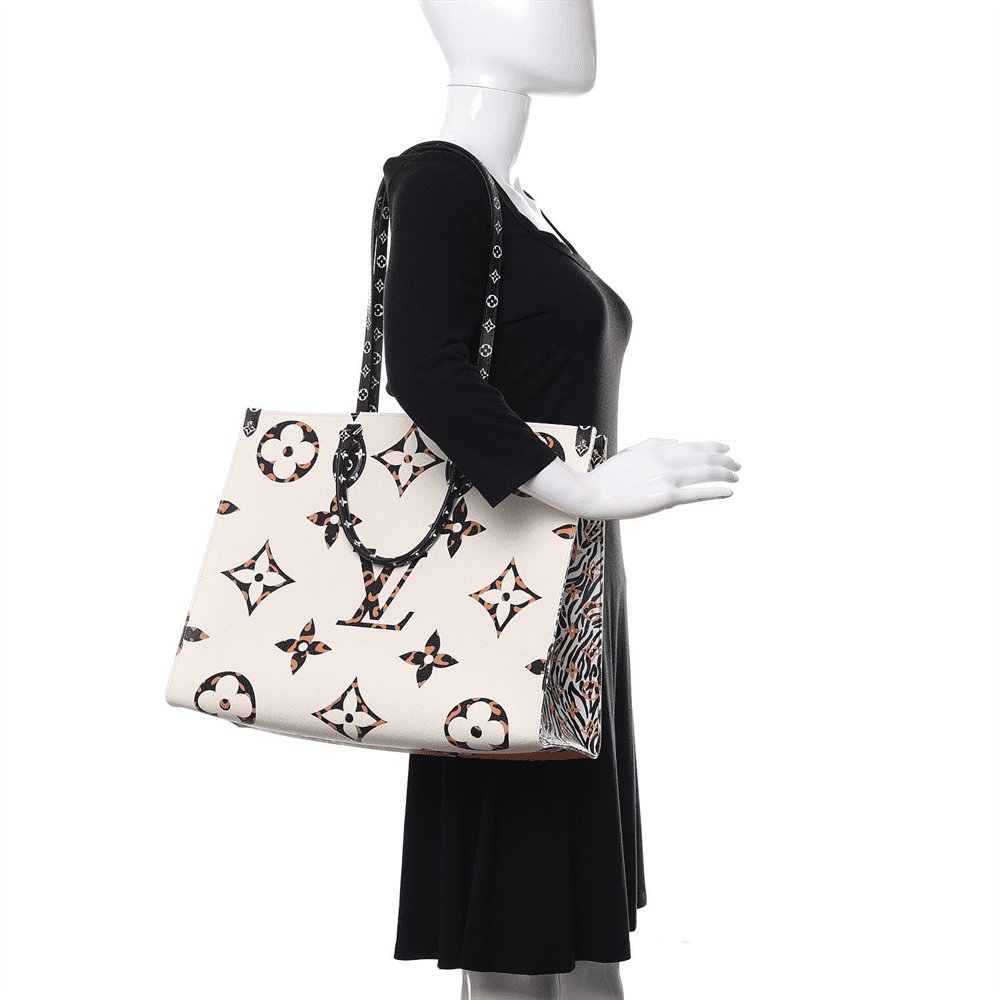 Louis Vuitton Monogram Giant Jungle Onthego GM Ivory