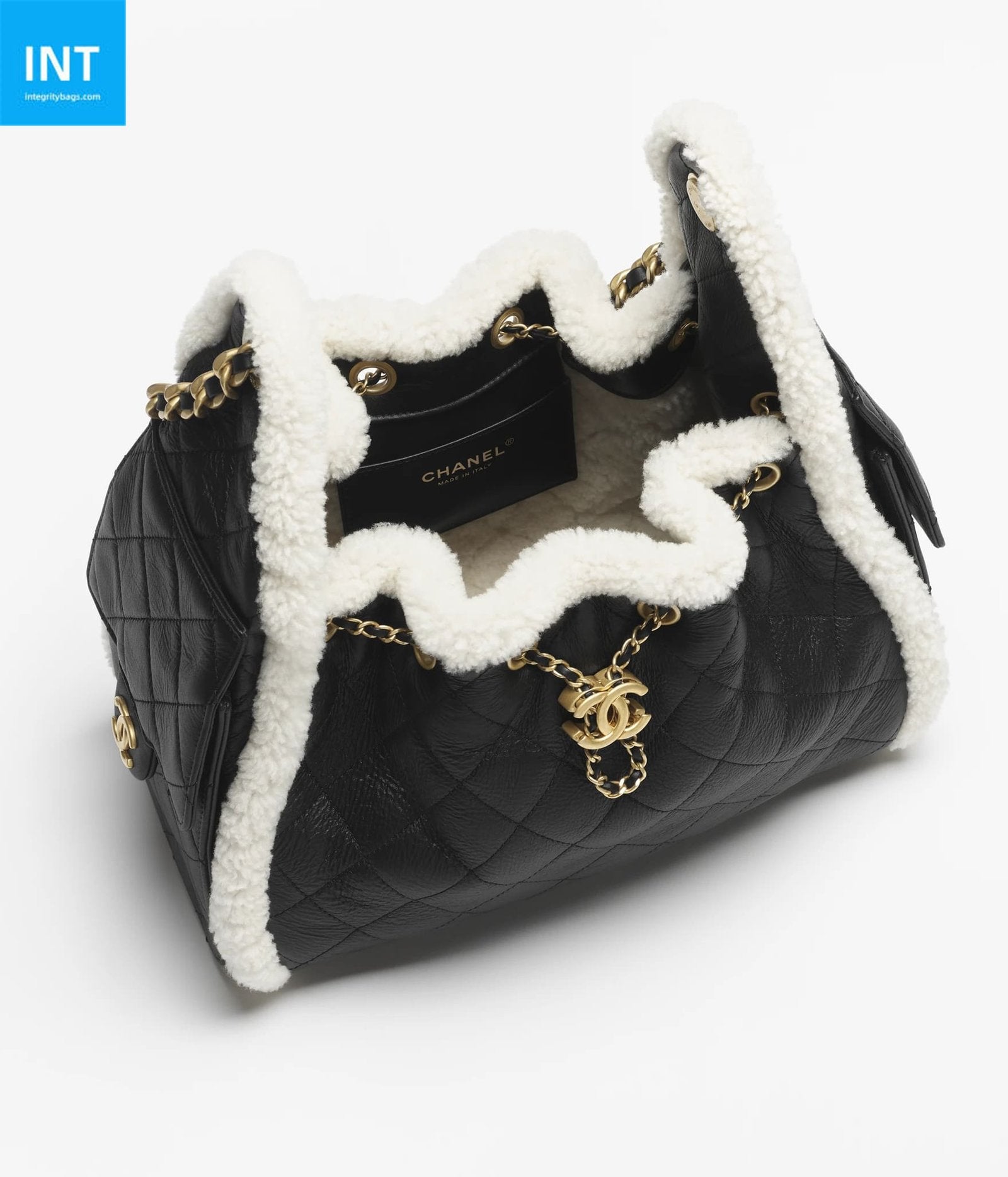 CHANEL 25 Small Handbag