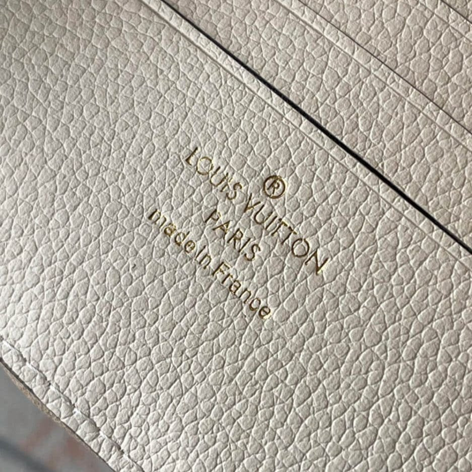 Louis Vuitton Wallet on Chain Ivy M82210