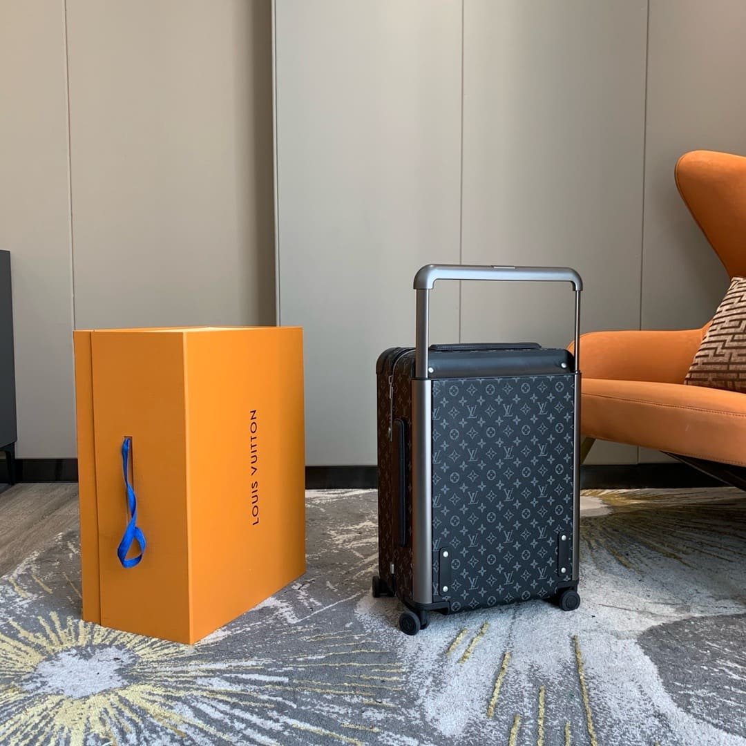 Louis Vuitton M23002 Horizon 55