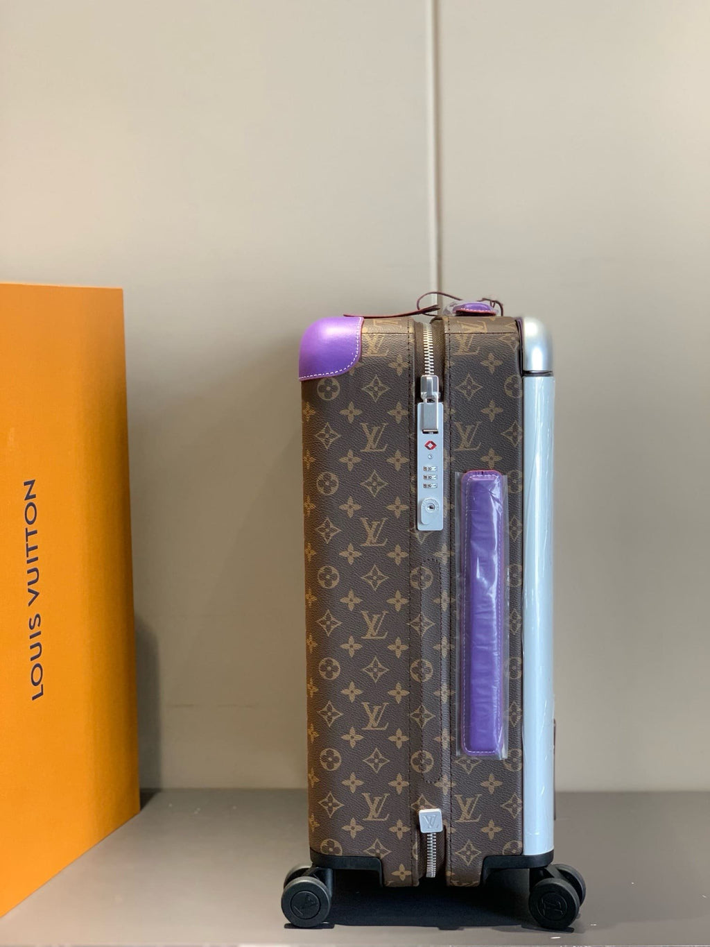 Louis Vuitton M46782 Horizon 55