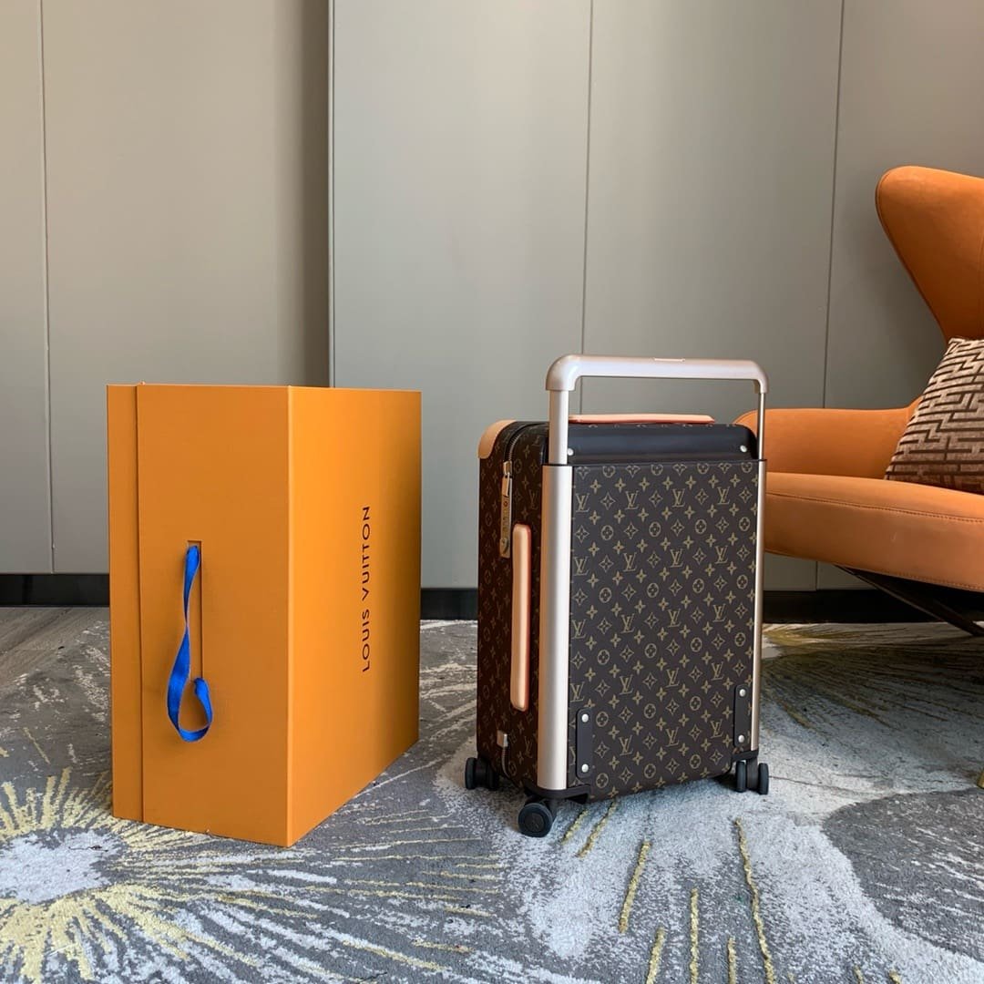 Louis Vuitton M23203 Horizon 55