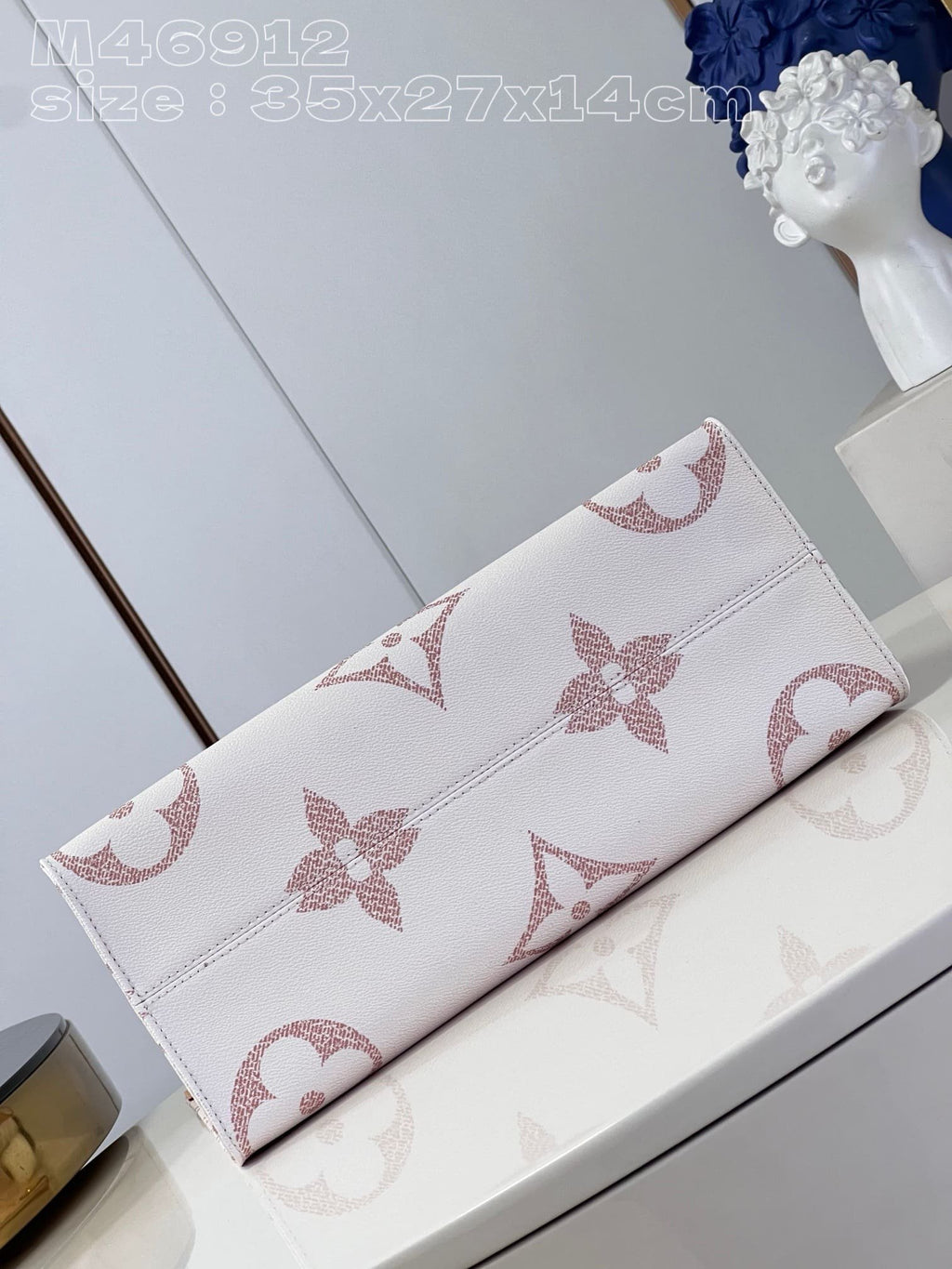 Louis Vuitton OnTheGo MM M46912