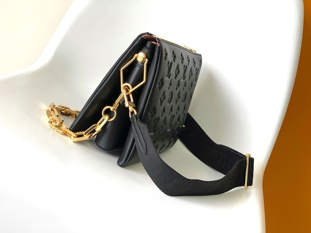 Louis Vuitton M21260 Coussin PM